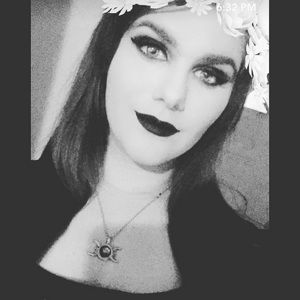 Meet your Posher, Jillian